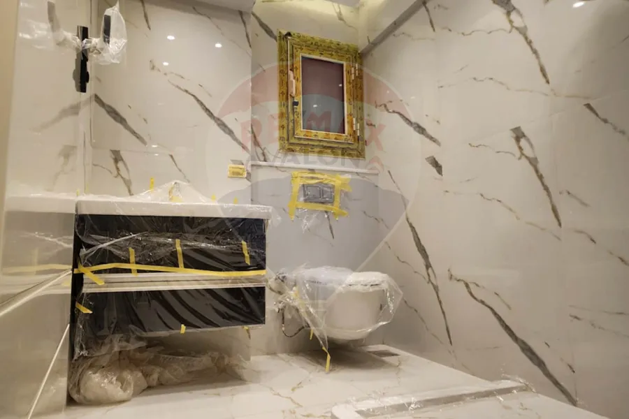 شقه للبيع 138 م  سموحه ( كومباوند حدائق السرايا )