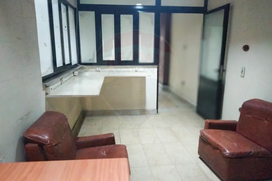 شقة اداري للإيجار 60 م سيدي بشر(ش خليل حمادة)