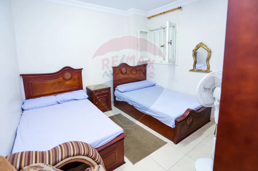 شقة للبيع 125 م كليوباترا ( ش مسجد العبيسى متفرع من شارع الدير )