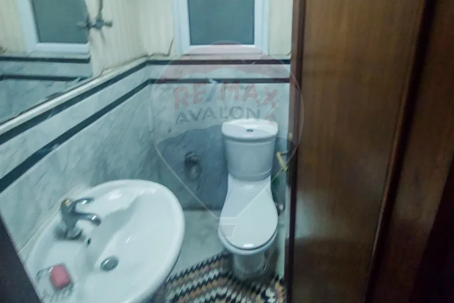 شقة للبيع 200 م رشدي (علي الترام مباشرة)