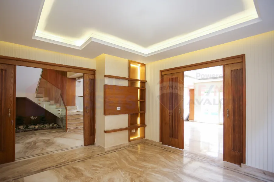 Twin house villa for sale 440 m King Mariout (Alex West)