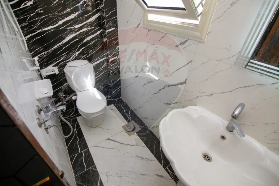 فيلا ستاندالوان للبيع (بيرلا مارينا) 330 م