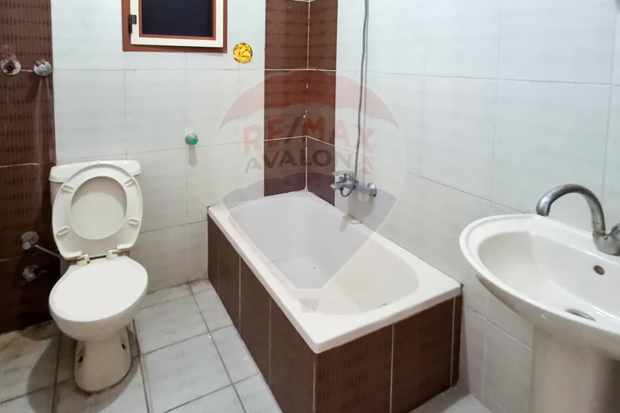 شقة للبيع 135 م سيدي بشر (خطوات من ش العيسوي)