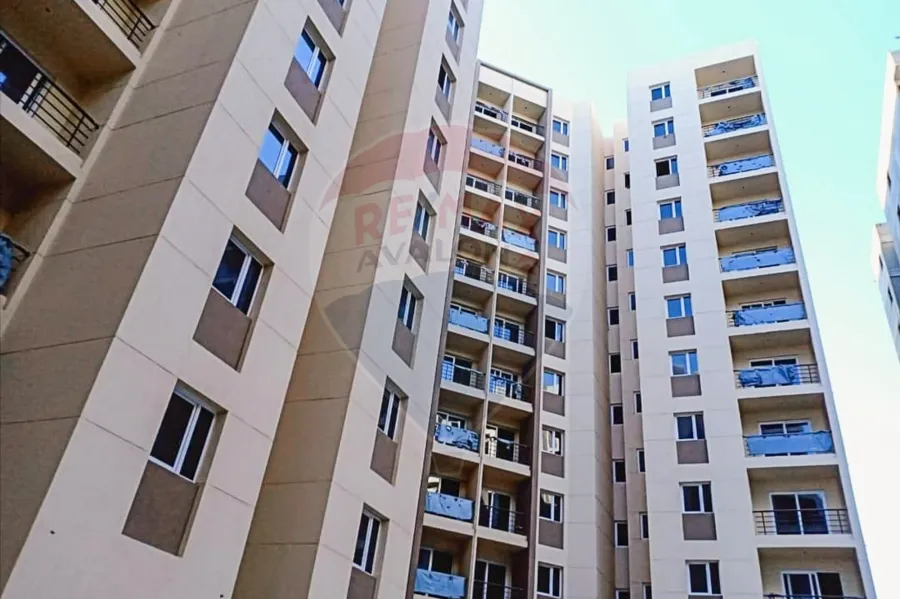 شقة للبيع 135 م سموحة الجديدة (بجوار جولدز جيم) - نصف تشطيب