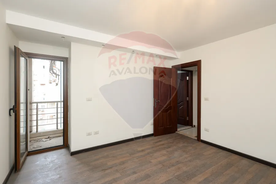 Apartment for sale 193 m Louran (directly on the tram - Brand Building)