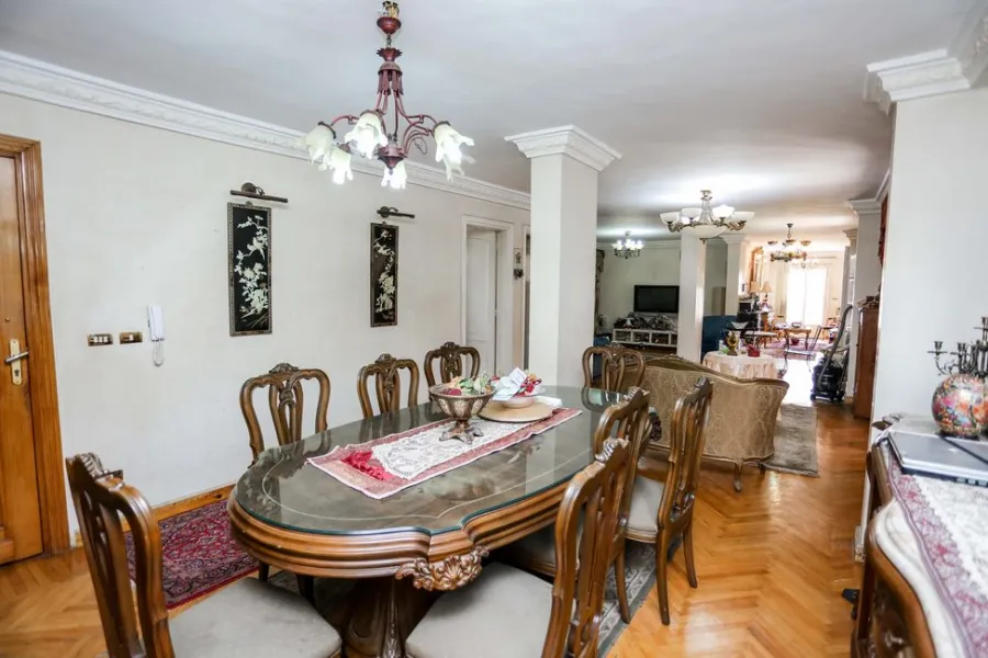 شقة للبيع 290م زيزنيا  -