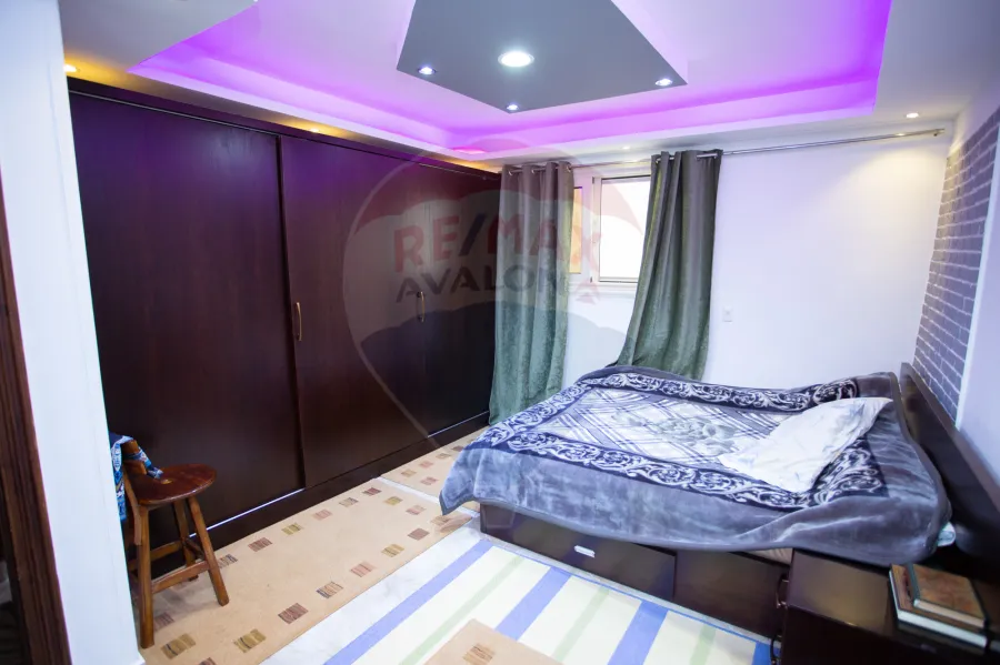 (شقة للبيع 175 م لوران (بالقرب من شارع أبوقير