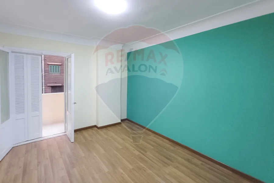 Apartment for sale 120 m Sidi Bishr (Gamal Abdel Naser main st.)