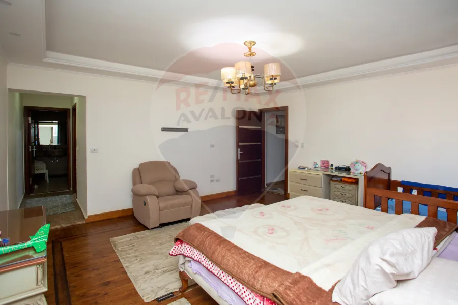 Apartment for sale 305 m Sporting (Omar Lotfy St)