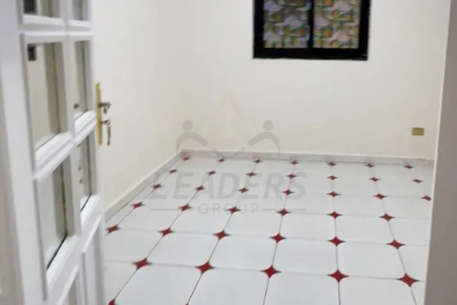 شقة للايجار 250 م سموحه (خلف محطة قطار سيدى جابر)