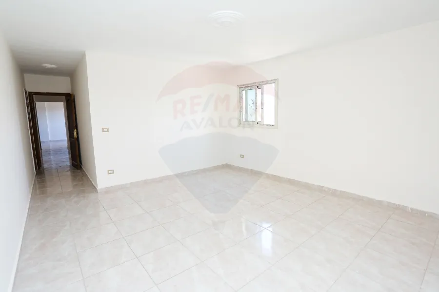 شقة للبيع 180 م وابور المياه (أمام مدرسة الميردي ديو)