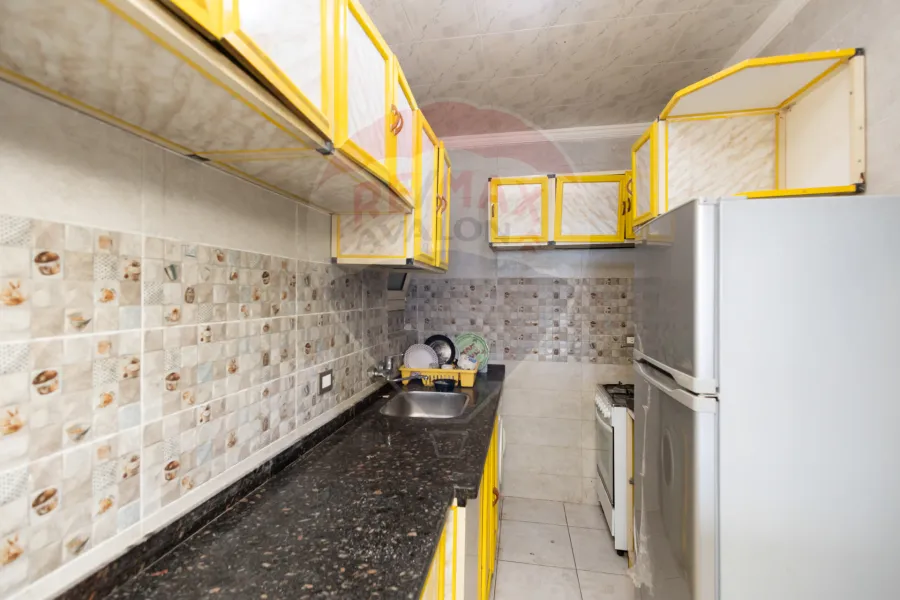 Apartment for sale 200 m Al-Mandara (directly on the sea)