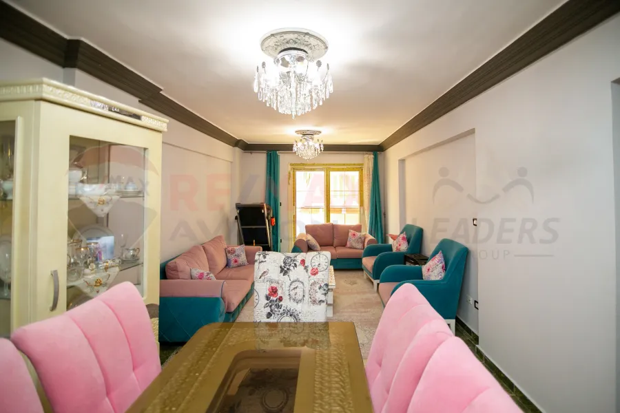 شقة للبيع 200 م  العصافرة بحري (ش جمال عبد الناصر)