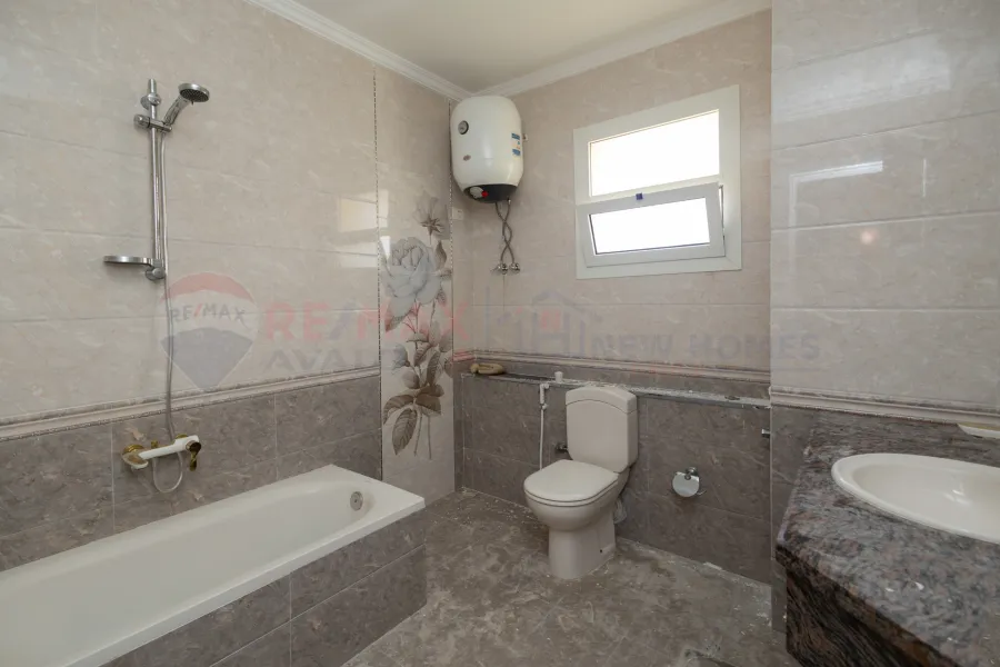 Palace for sale (Marseilia Beach 4 - Sidi Abddelrahman) 1,300 m