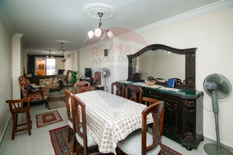 شقة للبيع 155 م محرم بك (ش زين العابدين)