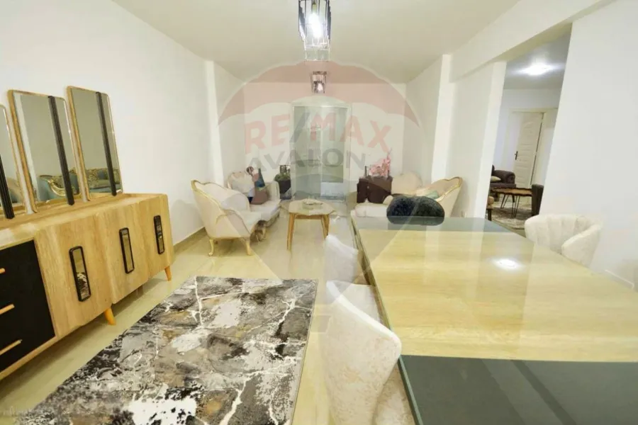 شقة للبيع 200 م سموحة (أبراج الصيادلة)