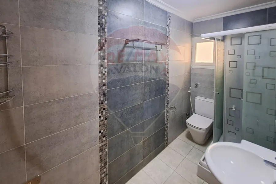 شقة للإيجار 145 م سموحة (ش فكتور عمانويل - اخر ش زهران)