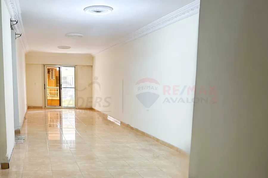 شقة للبيع 140 م سيدي جابر (بجوار مستشفي سيدي جابر العسكري)