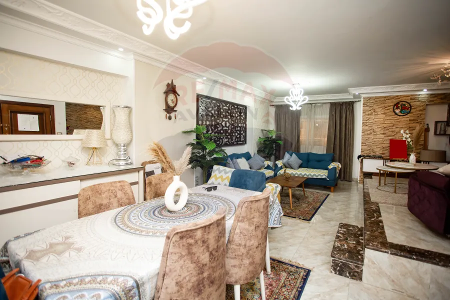 Apartment for sale 165 m Gleem (steps from the sea)