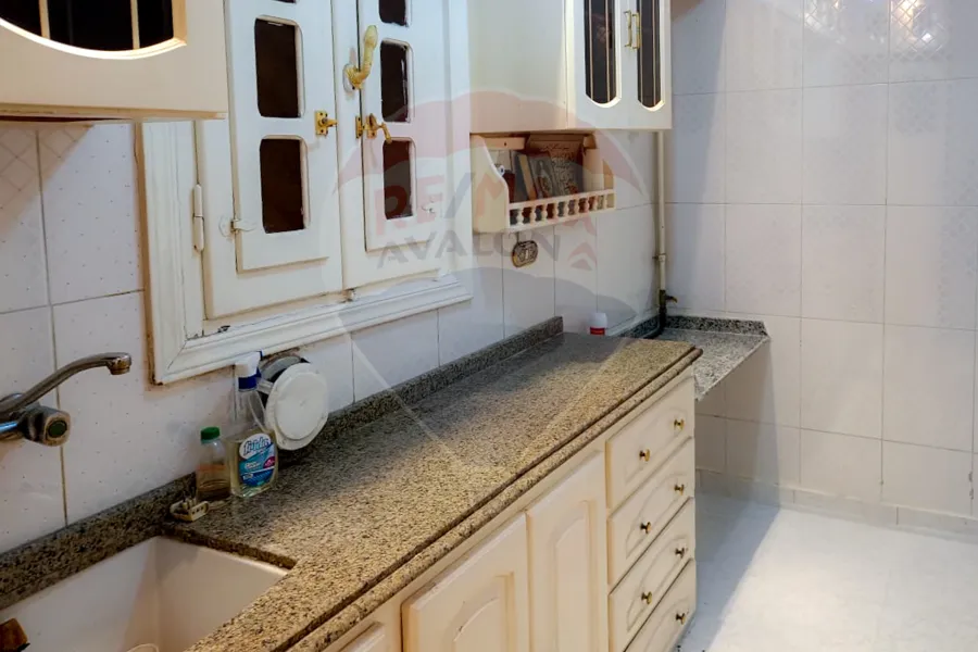 شقة للايجار 130 م سموحة (ش زكي رجب)