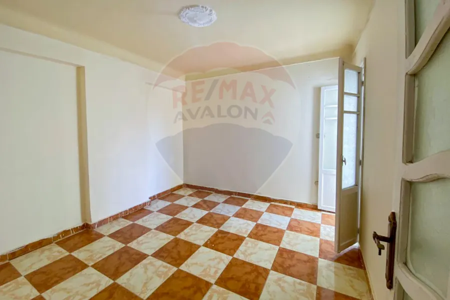 شقة للبيع 140 م سيدي بشر (ش جمال عبدالناصر)