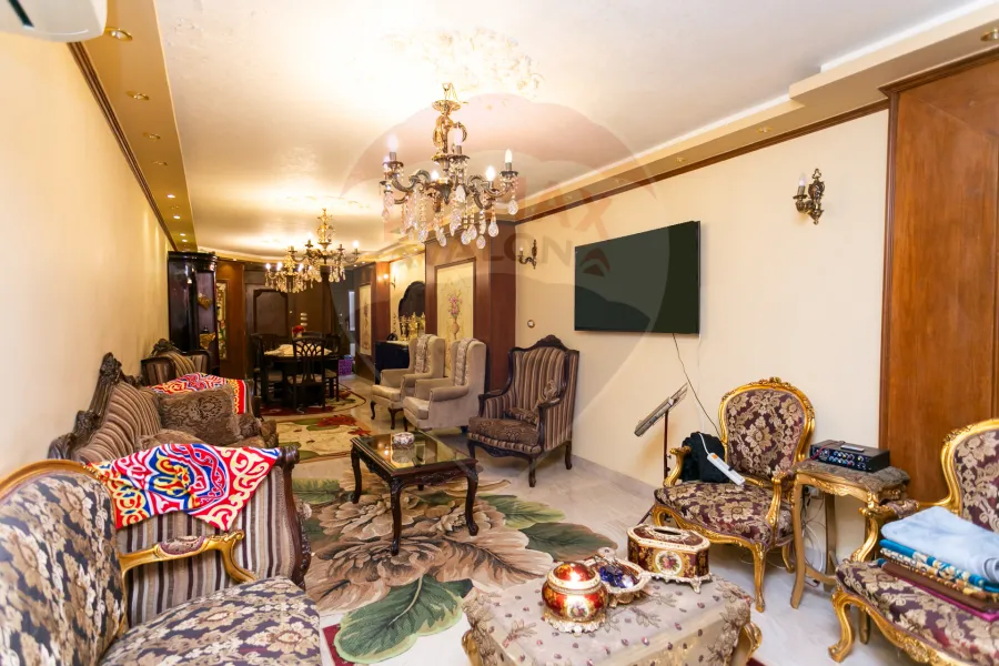 شقة للبيع  150 م كامب شيزار ( بجوار مستشفى الأنباتكلا )