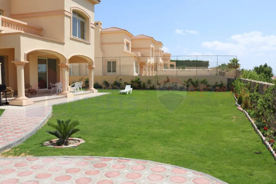 فيلا ستاند الون للبيع 890 م كينج مريوط (اليكس ويست - منطقة أنطونيادس)