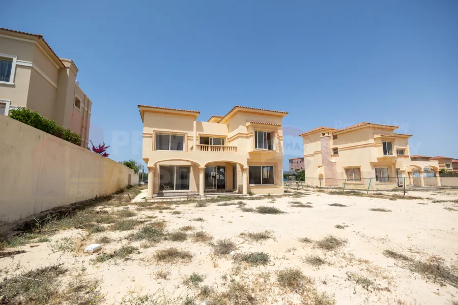 Villa for sale 1,250 m King Mariout (Alex West - Antoniadis area)