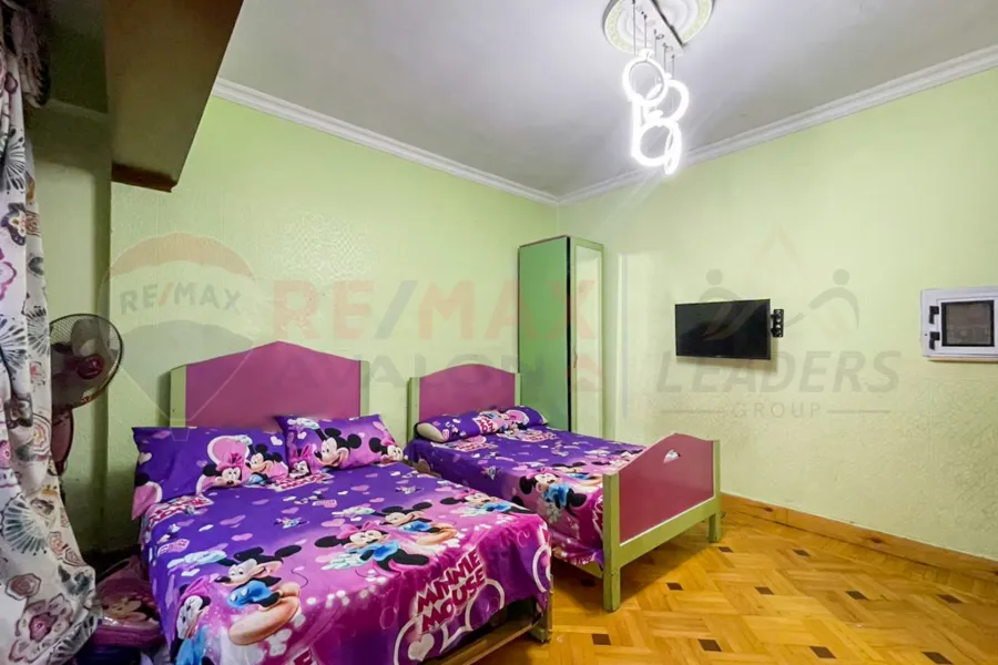 شقة للبيع 140 م كيلوباترا (علي البحر مباشرة)