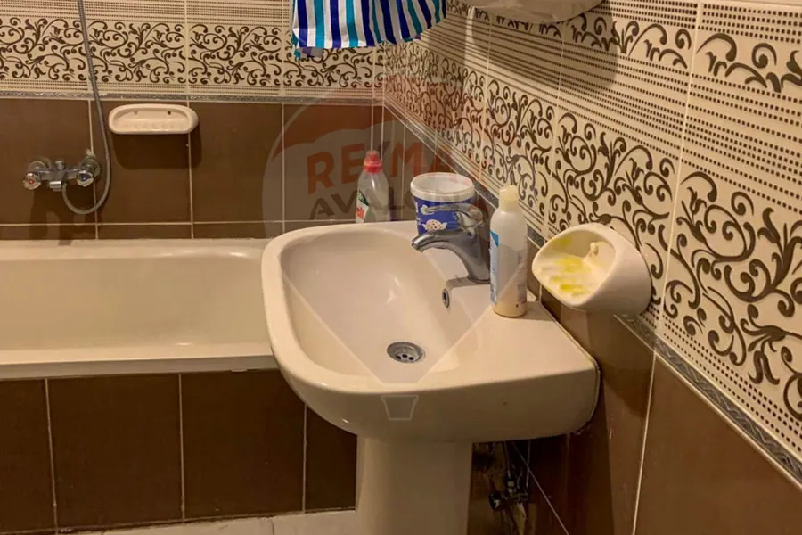 شقة للبيع 157 م محرم بك ( كومباوند محرم باشا )