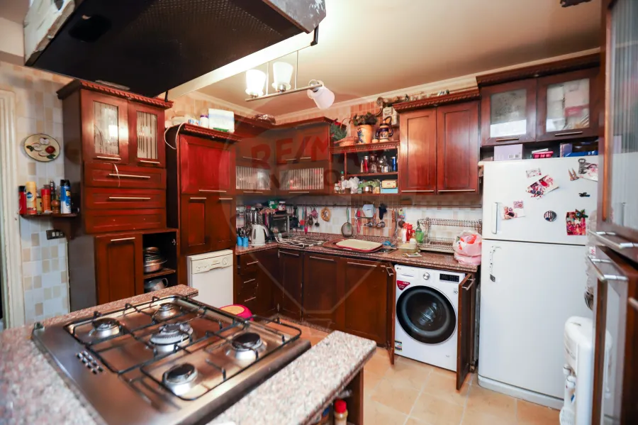 شقة للبيع 195 م رشدي (السلام انتربيلد)