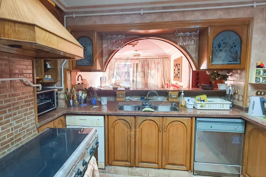 شقه للايجار المفروش 137 م سان ستيفانو (علي البحر مباشرة)