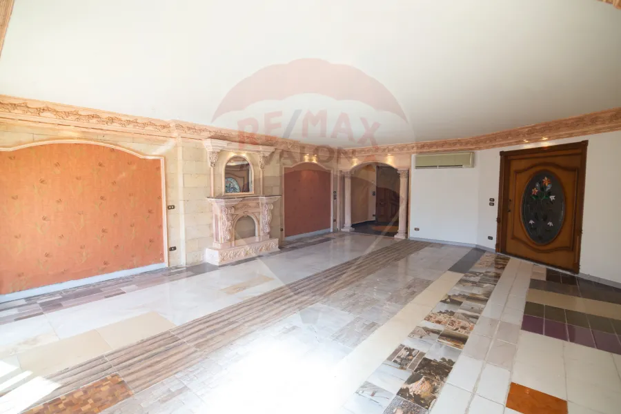 Apartment for rent 243 m Smouha (The second number from Fawzi Moaz St.)