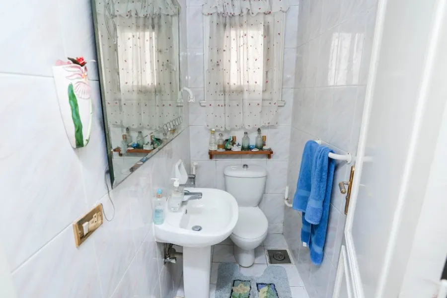 شقة للبيع 290م زيزنيا  -