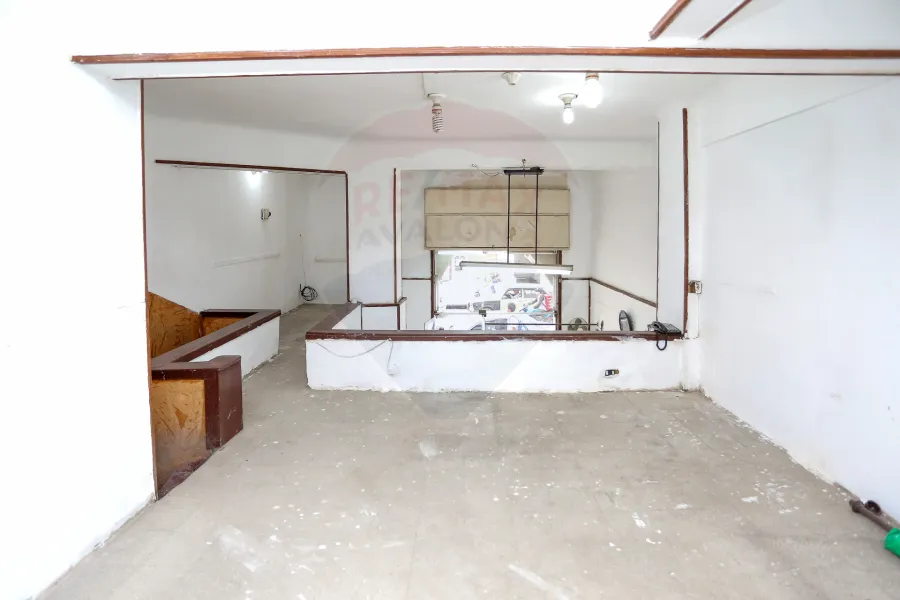 Shop 45 m + Up Floor 25 m for rent Bahri (on the tram - next to Farouk coffee)