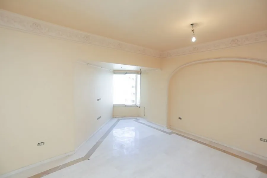 شقة للبيع 287م  ستانلي - تقاطع ش عبدالعزيز فهمي مع ش مصطفى أبو هيف