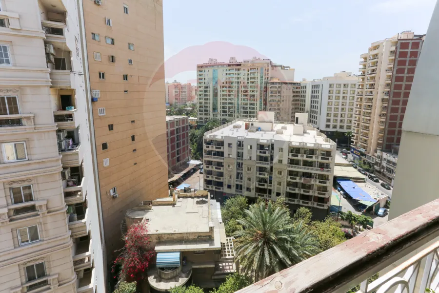 شقة للبيع 230 م + 48 م تراس  سموحة (حي الفيلات - عمارة براند)