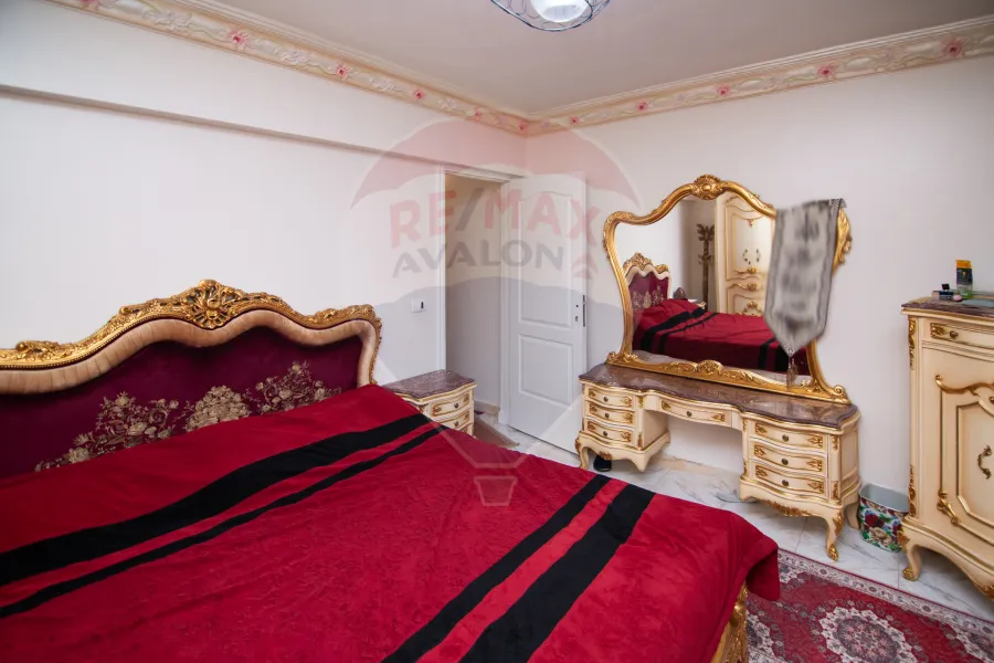 شقة للبيع 120 م  المندرة  (ش جمال عبدالناصر الرئيسي)