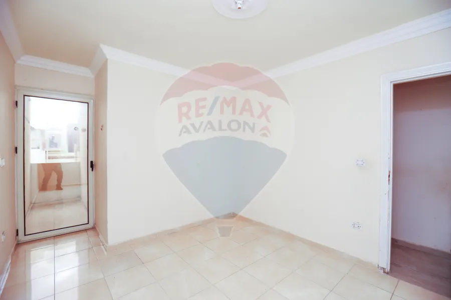 شقة للبيع 105 م فلمنج (ش مصطفي كامل)