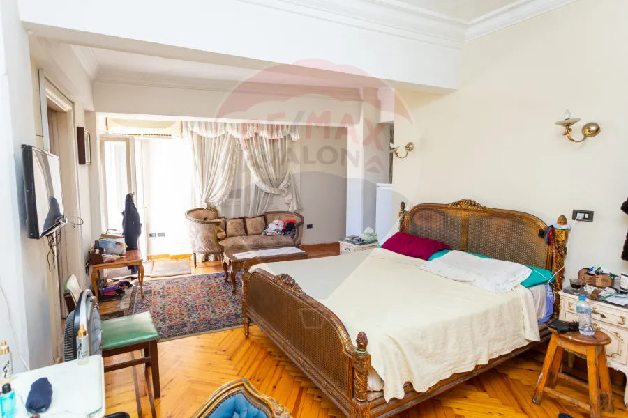 Penthouse apartment for sale 340 m Glim (Mostafa Fahmy St. - Steps from the sea)