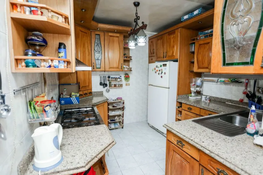 شقة للبيع 290م زيزنيا  -