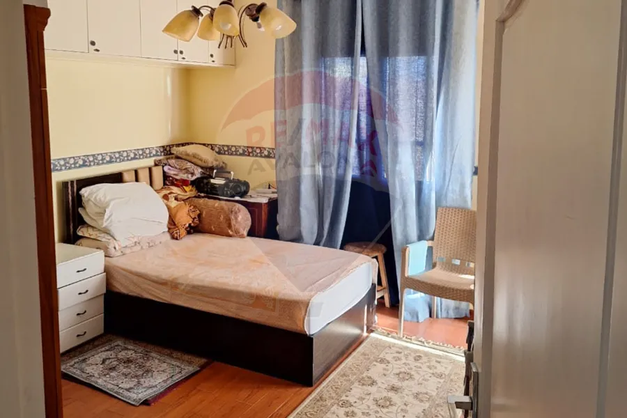 شقة للبيع 140 م كفر عبده (ش إبراهيم راجي)