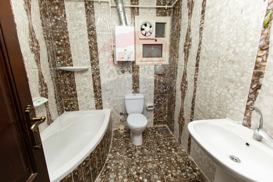 شقة للبيع 165 م فلمنج (شارع عبدالفتاح الطويل)