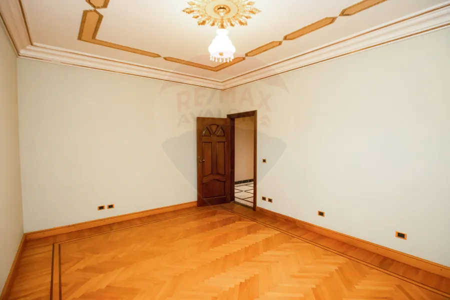 Apartment for rent 385 m Latin District (Al-Sultan Hussein St.)
