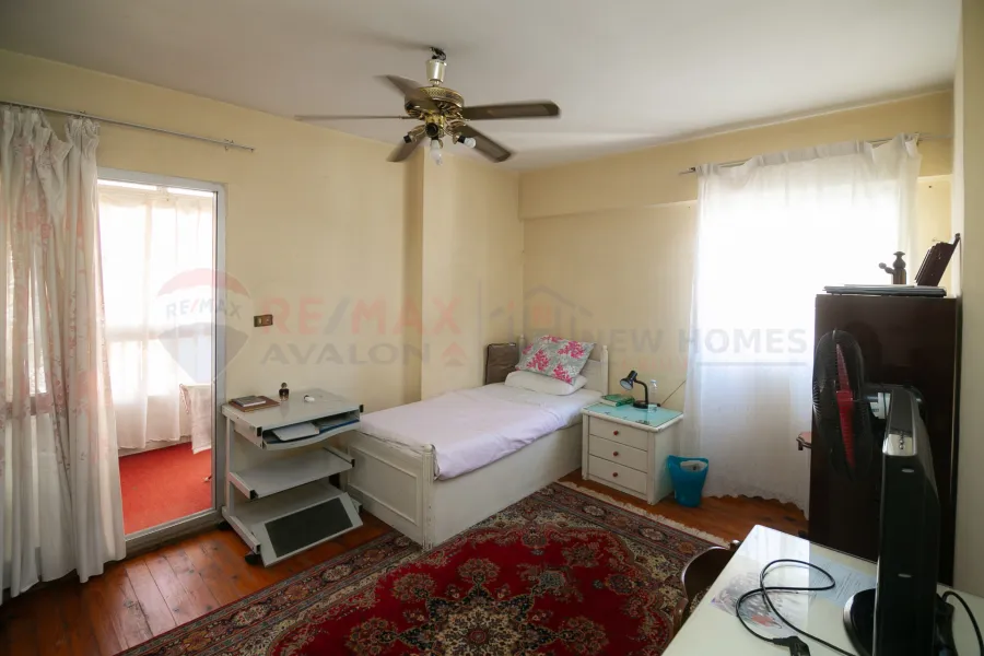 شقة للبيع 220 م سموحة (متفرع من ش مصطفى كامل)