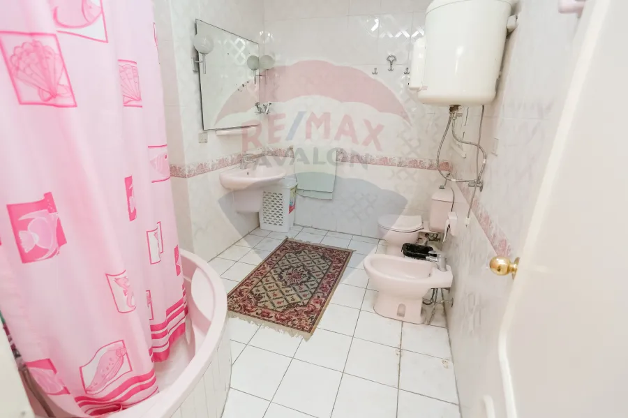 شقة للبيع 205 م لوران (خطوات من البحر)