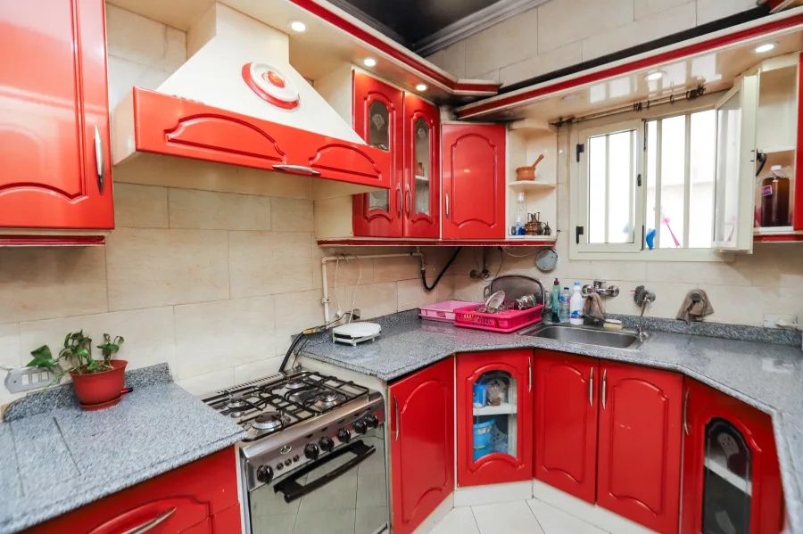 شقة للبيع 110م لوران ( 2 نمرة من البحر )