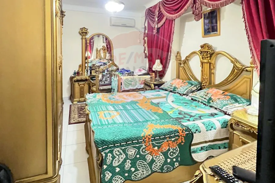 شقة للبيع 135 م سيدي بشر (ش جلال حماد)