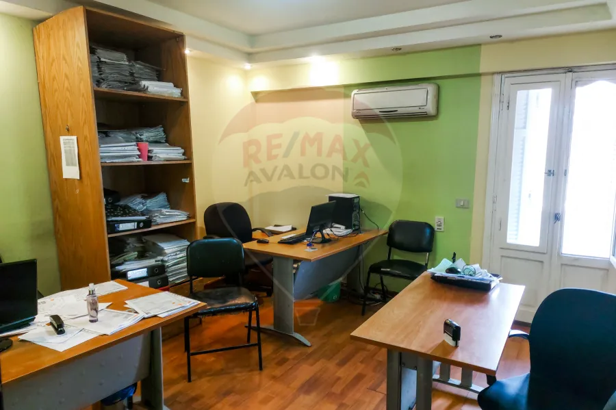 شقة للايجار 222 م سموحة (خطوات من شارع مصطفي كامل)