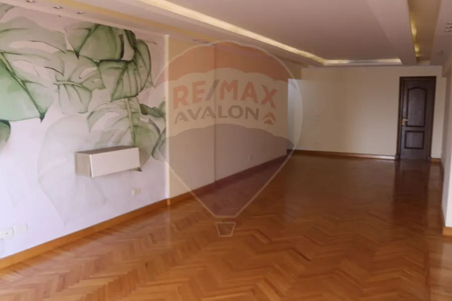 شقة للايجار 204 م الازاريطة (ش شامبليون)